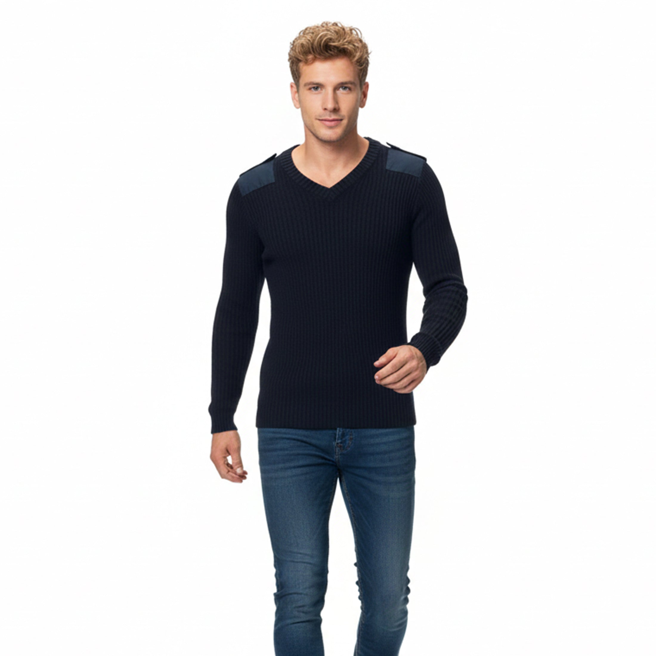 Men’s Minimalist Fine-Knit Jumper – Essential Warmth